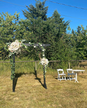 Load image into Gallery viewer, Arch rental (square/gable style)