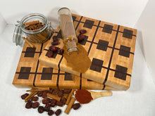 Load image into Gallery viewer, Plaid Style Endgrain Board
